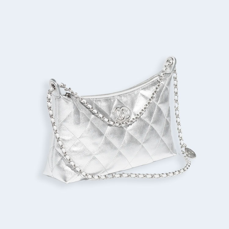 샤넬 메탈릭 카프스킨 실버 메탈 호보 핸드백