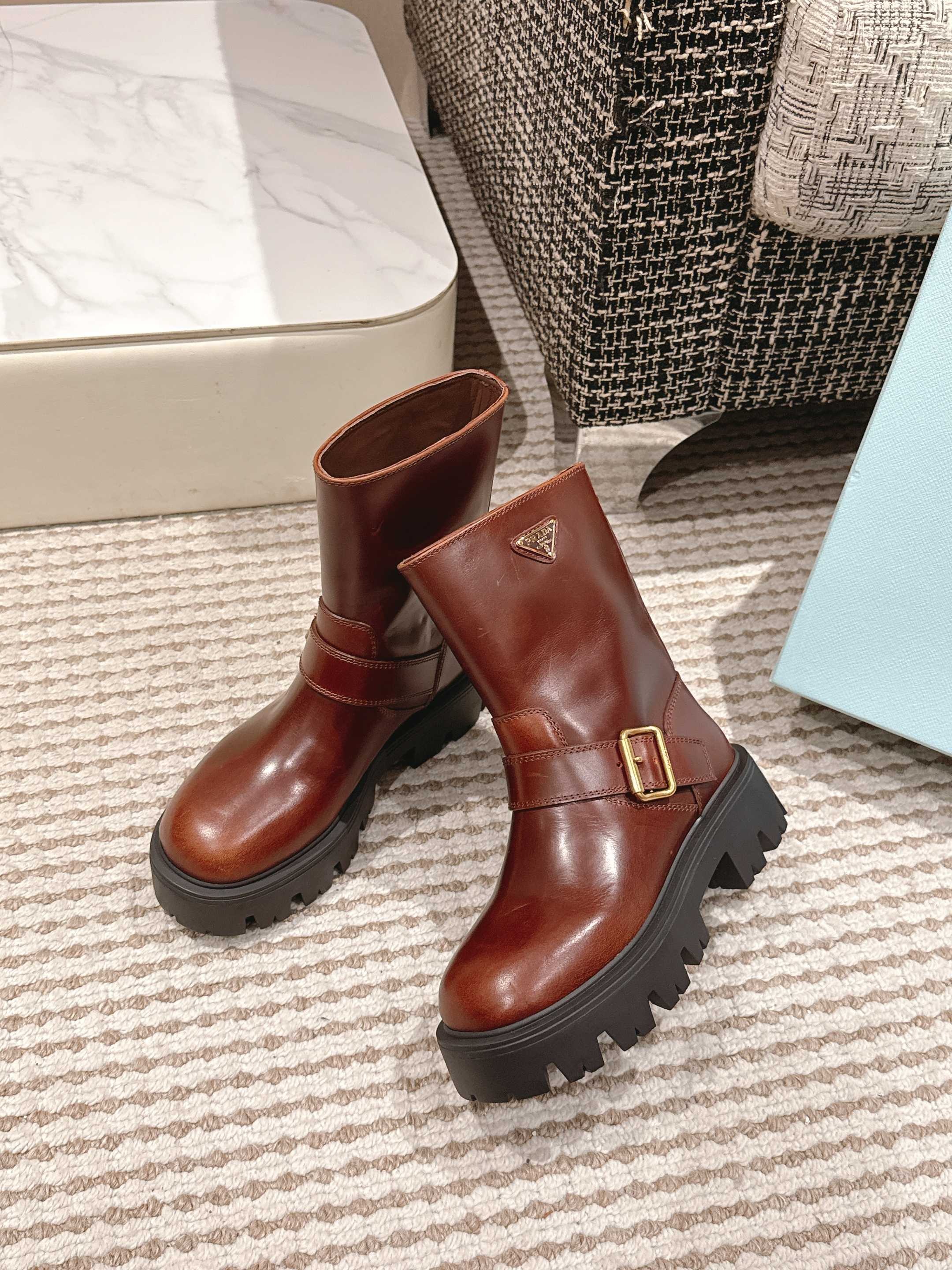 프*다 25 신상 클래식 통굽 앵클부츠