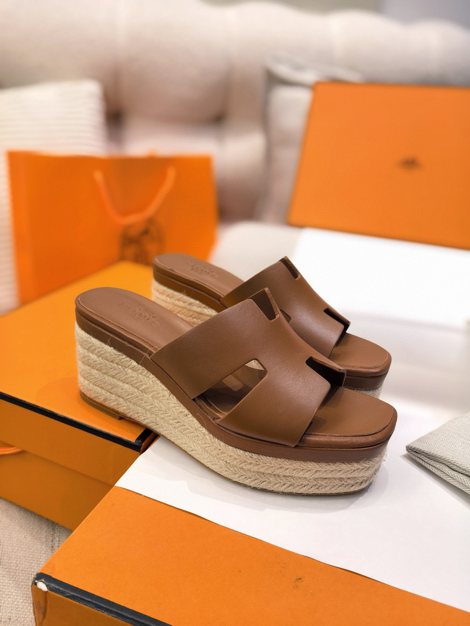 에*메스 2025 봄여름 헤링본 슬리퍼