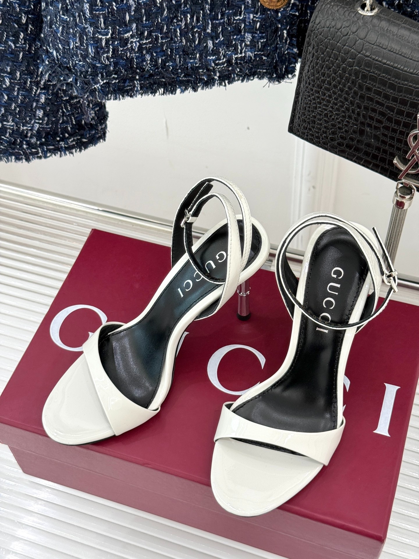 구* 25S 신상 스틸레토 힐 일자 스트랩 샌들