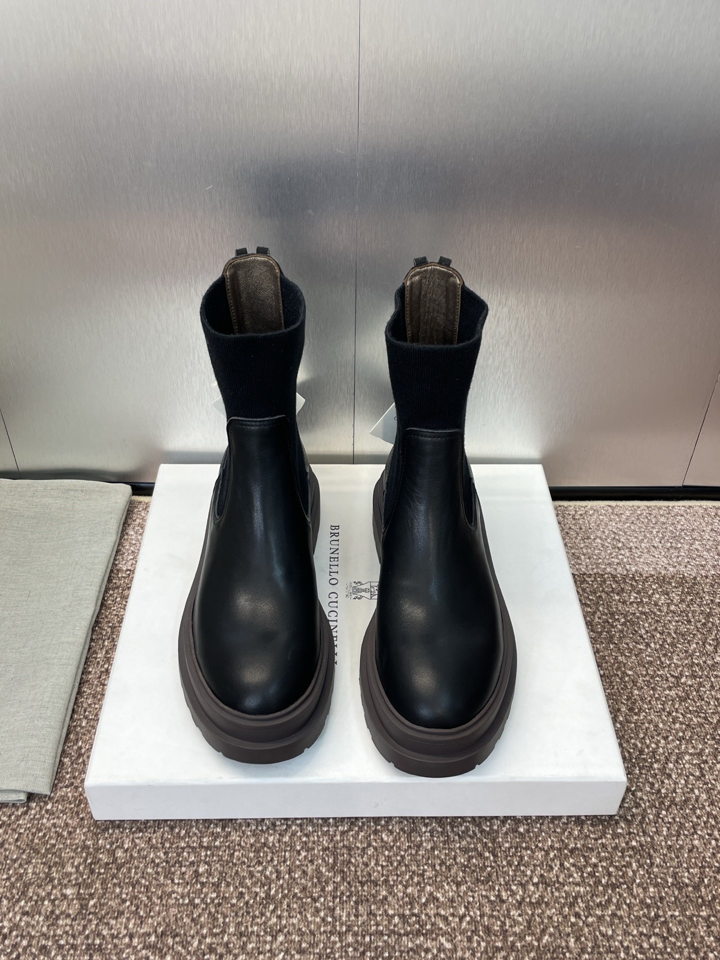 브*넬로 쿠치넬리 2025 F/W 신상 스판 여성 앵클부츠