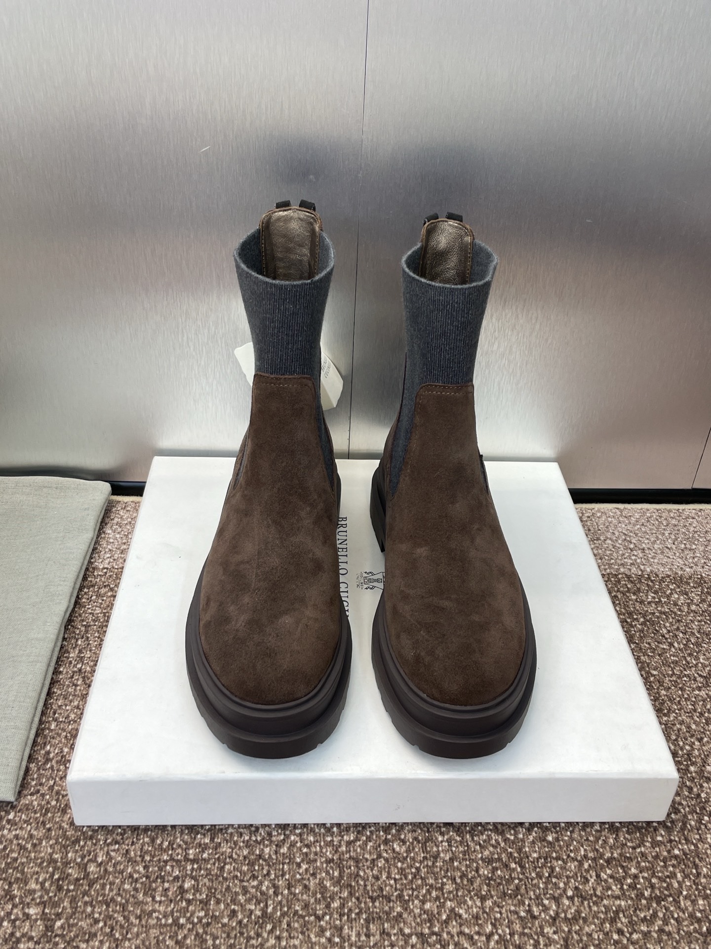 브*넬로 쿠치넬리 2025 F/W 신상 스판 여성 앵클부츠