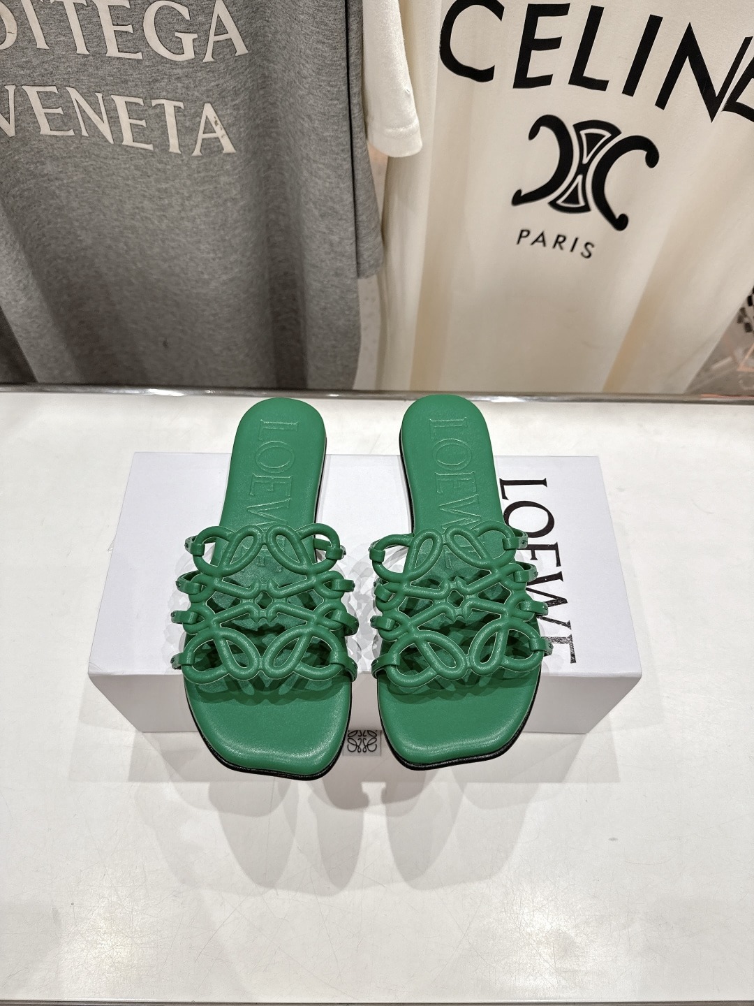 로*베 25ss 신상 빈티지 플랫 비치 슬리퍼