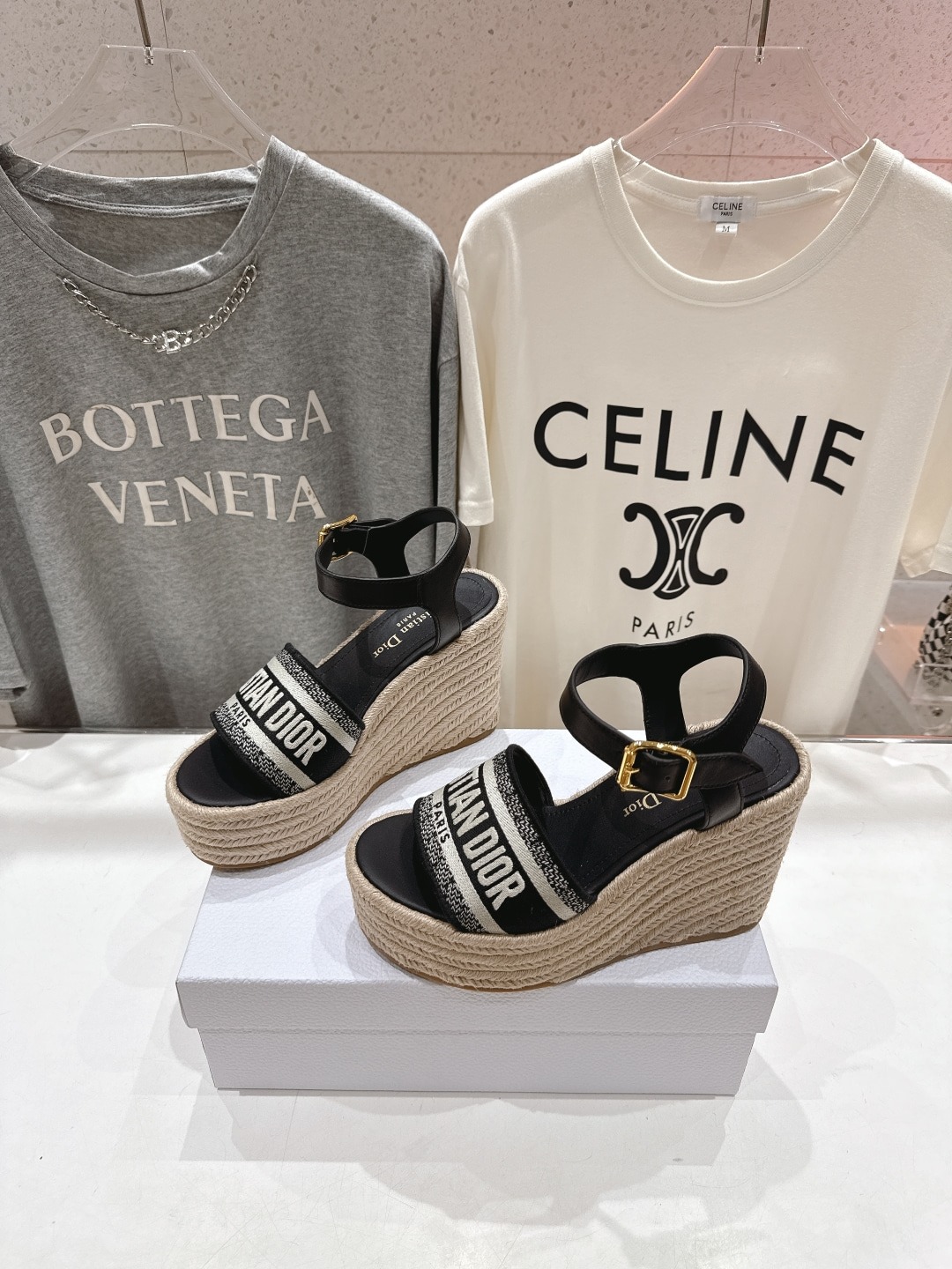 디* 2025ss 봄여름 신상 웨지힐 샌들