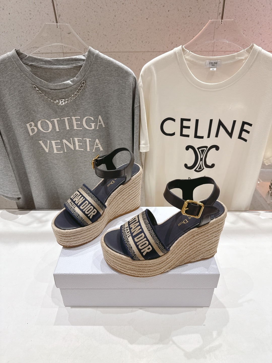 디* 2025ss 봄여름 신상 웨지힐 샌들