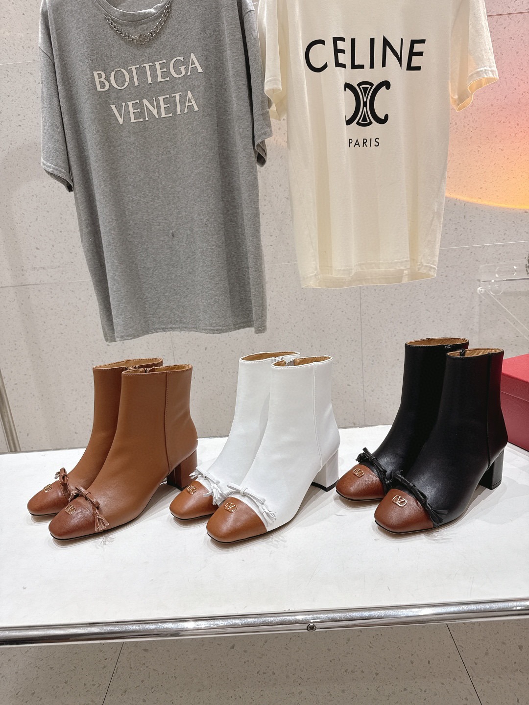 발*티노 25ss 신상 앵클부츠