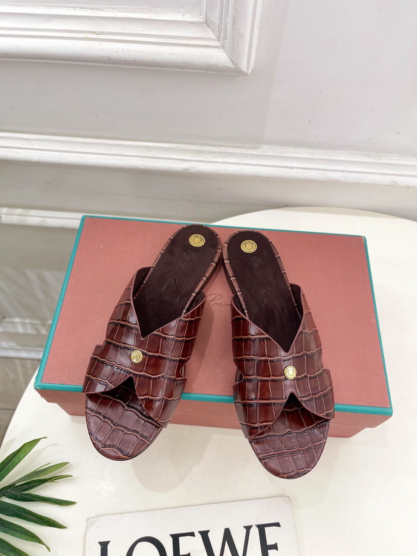 로*피아나 25 봄여름 신상 베라 여성 슬리퍼