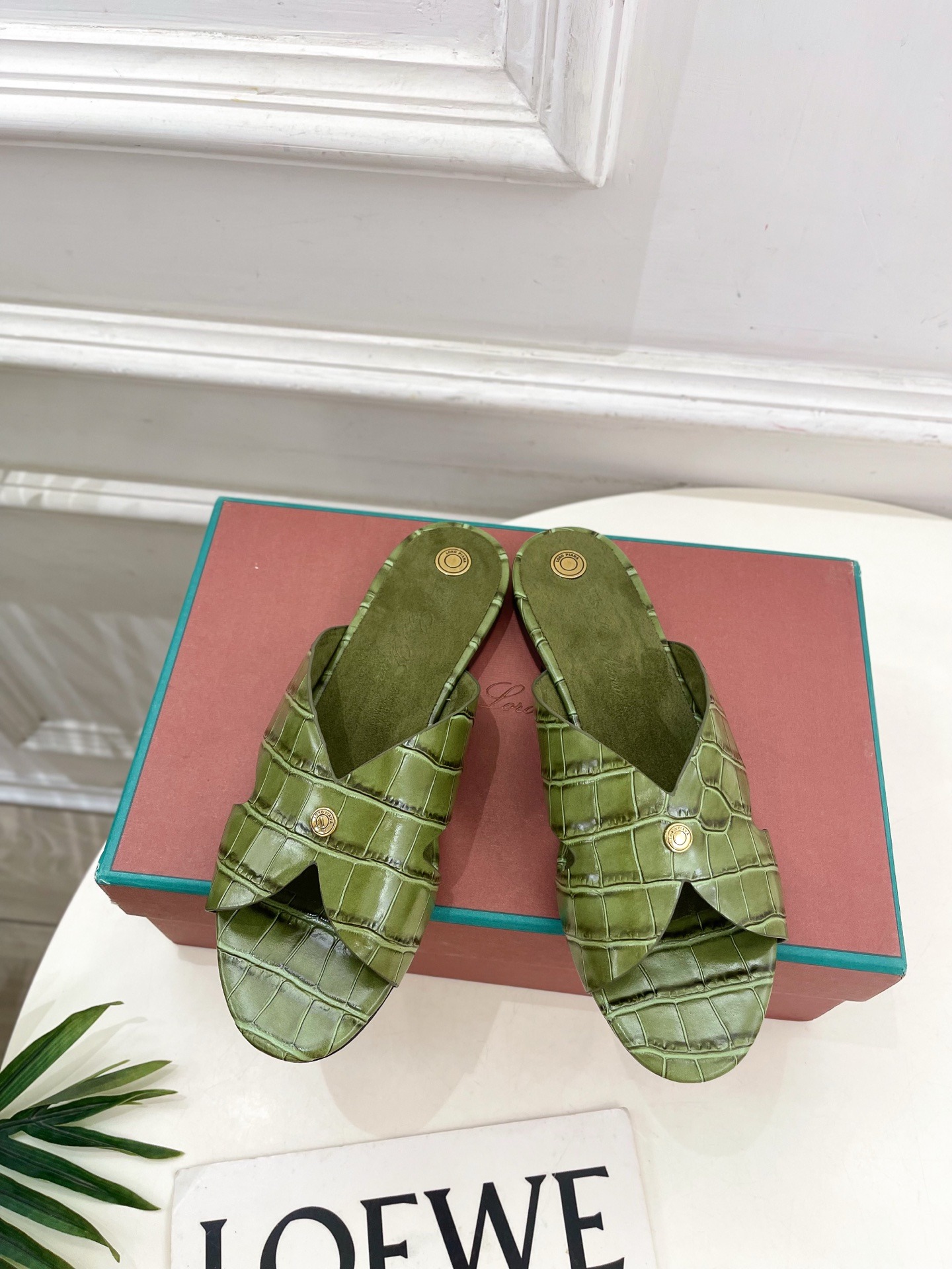 로*피아나 25 봄여름 신상 베라 여성 슬리퍼