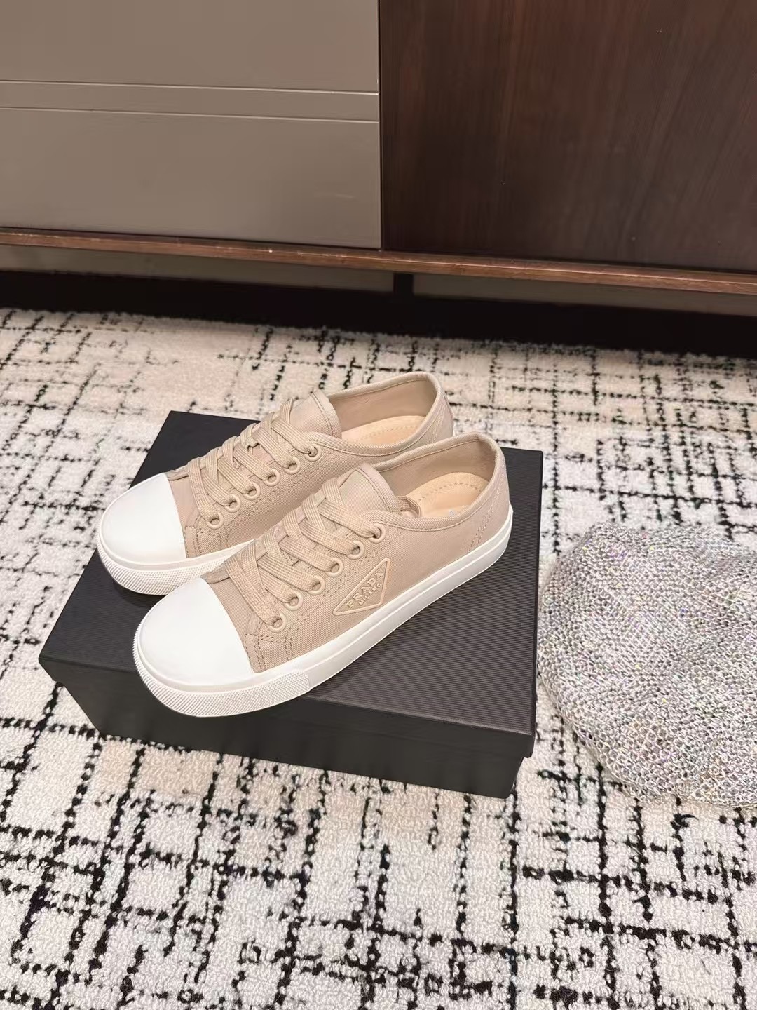 프*다 25ss 가을겨울 통굽 스니커즈