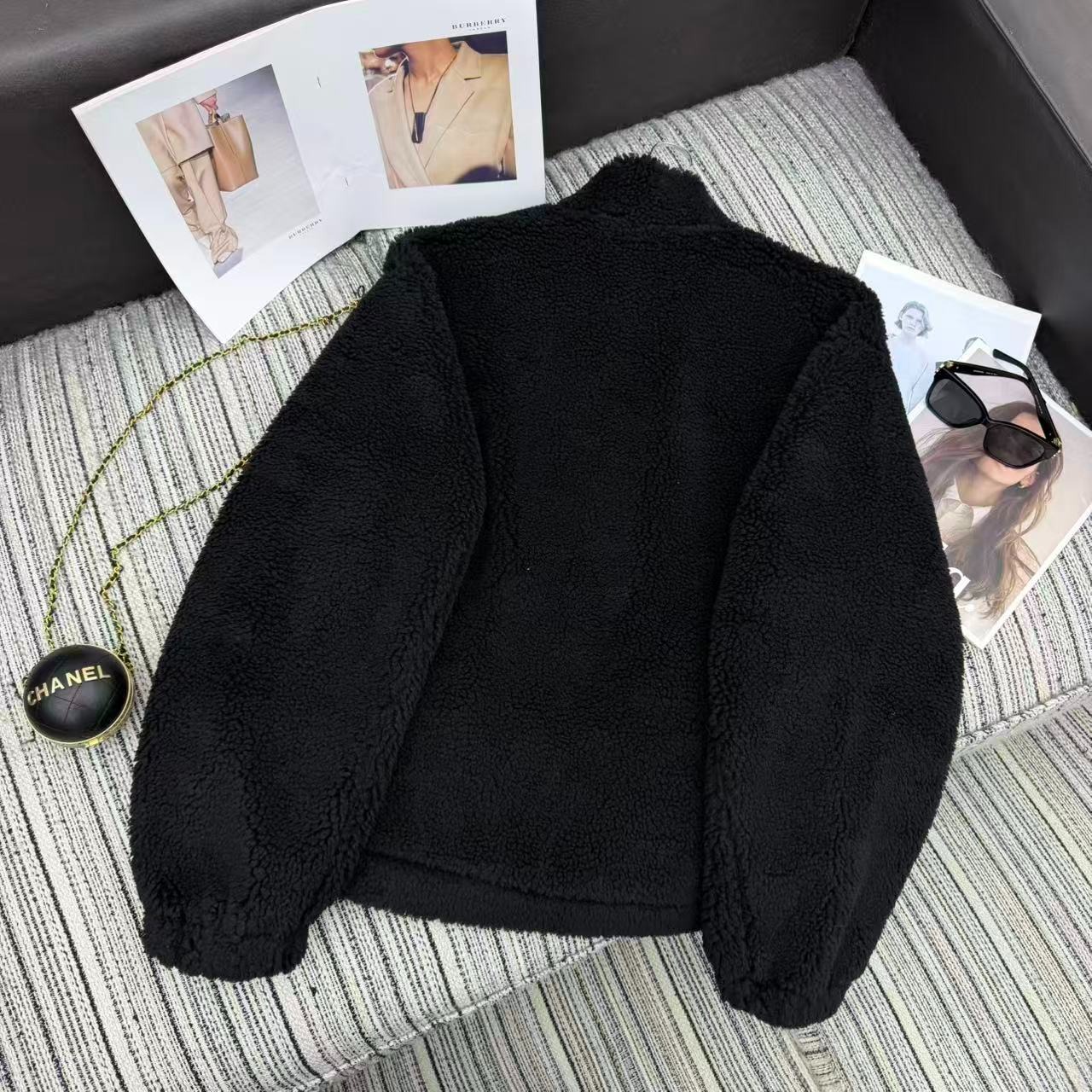 발*시아가 신상 하이넥 스웨이드 점퍼