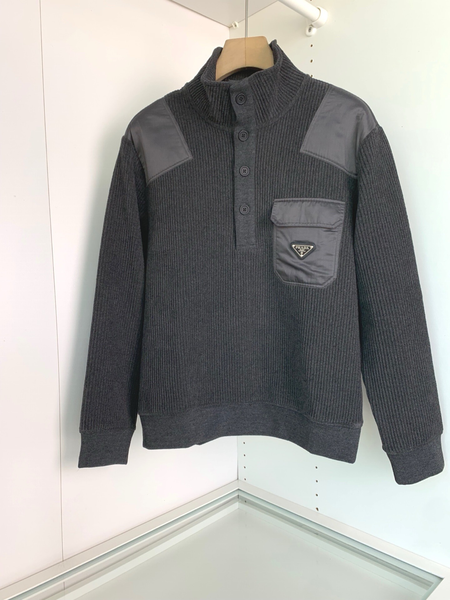 프라다 울 앤 캐시미어 스웨터