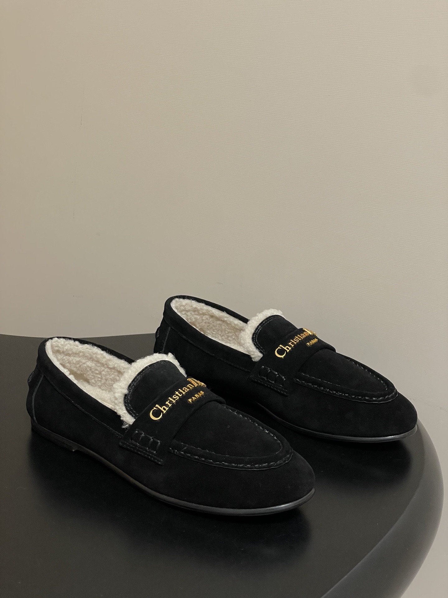 디* 신상 양털 로퍼