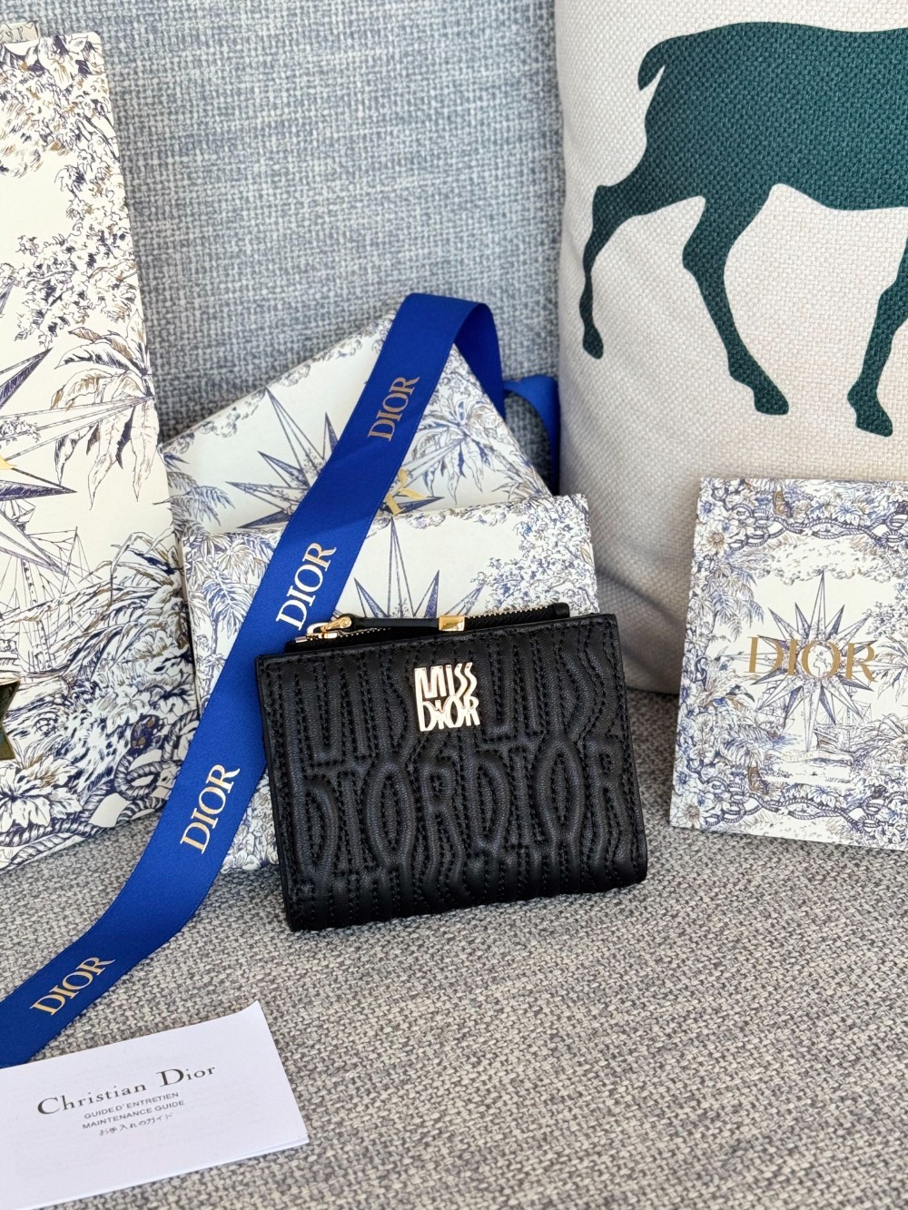 디* Freesia 반지갑