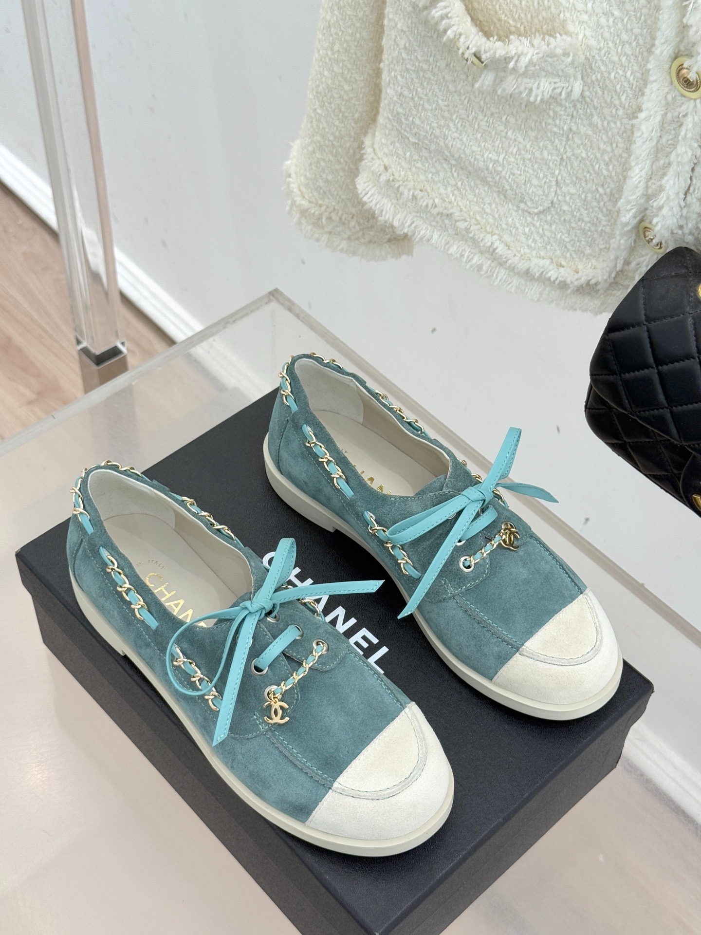 샤* 신상 배색 더블 C 체인 로퍼