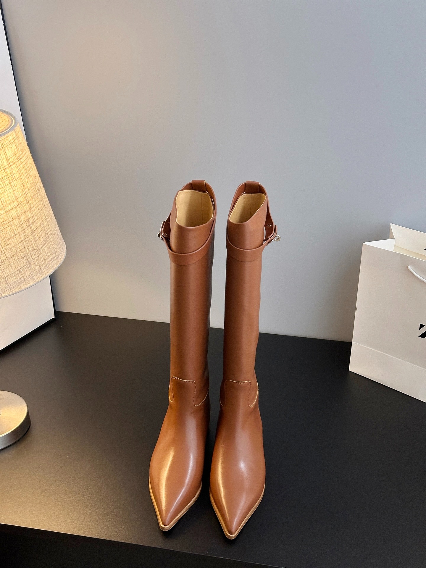 에*메스 신상 켈리 버클 라이더부츠