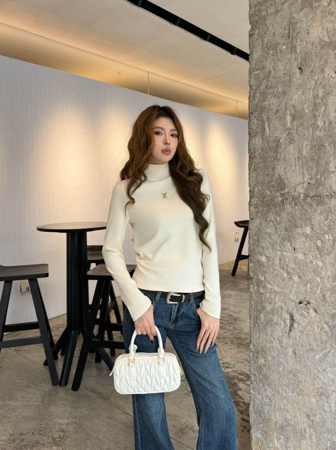 루*비통 25 신상 메탈릭 긴팔 반목