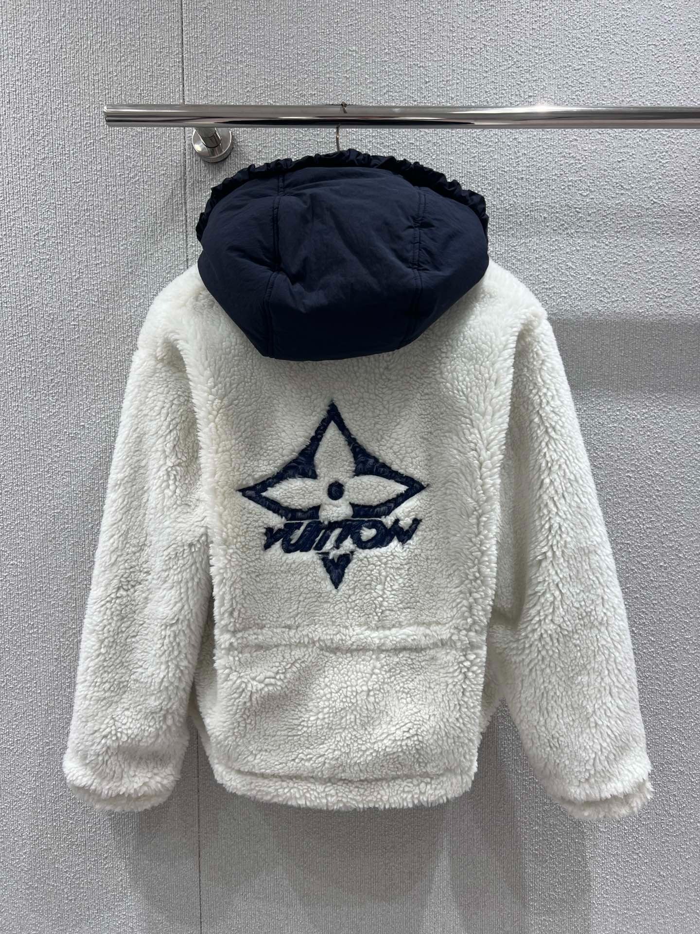 루*비통 푸들 후드 점퍼