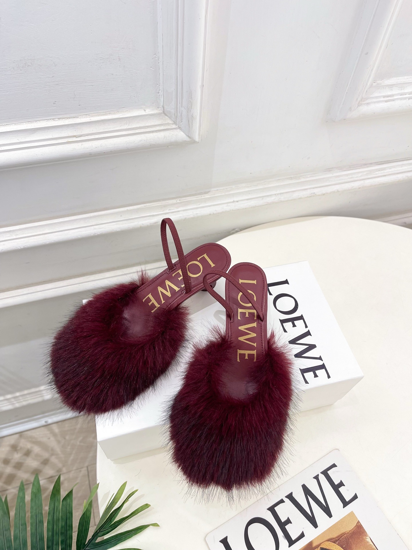 로*베 26 신상 퍼리 슬라이드 샌들