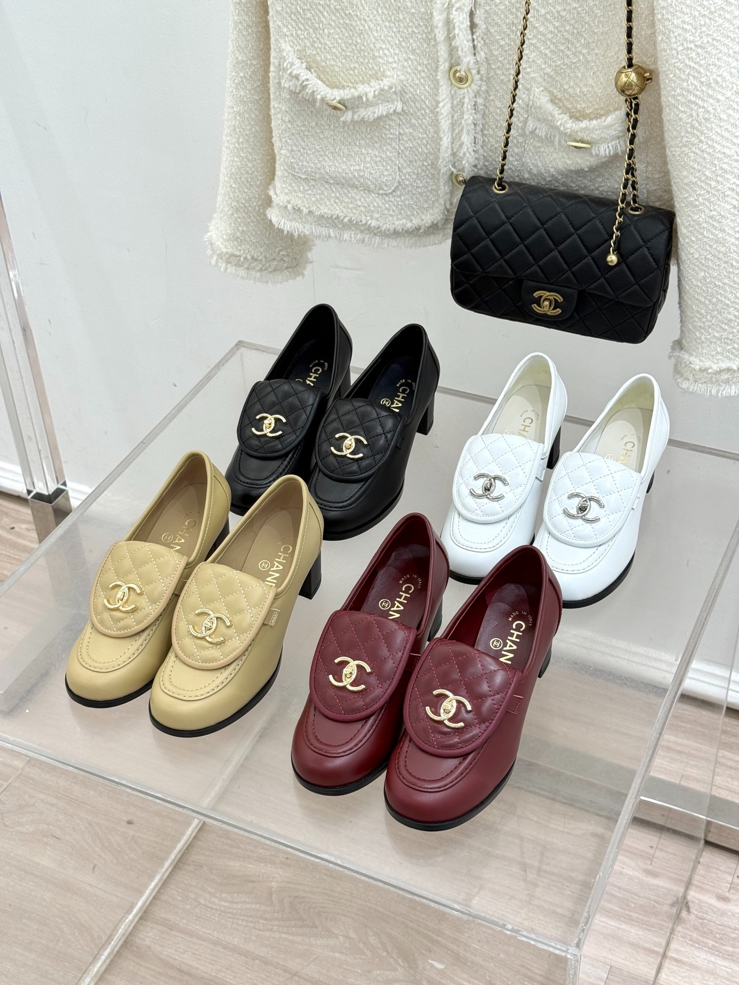 샤* 클래식 더블C 힐 로퍼