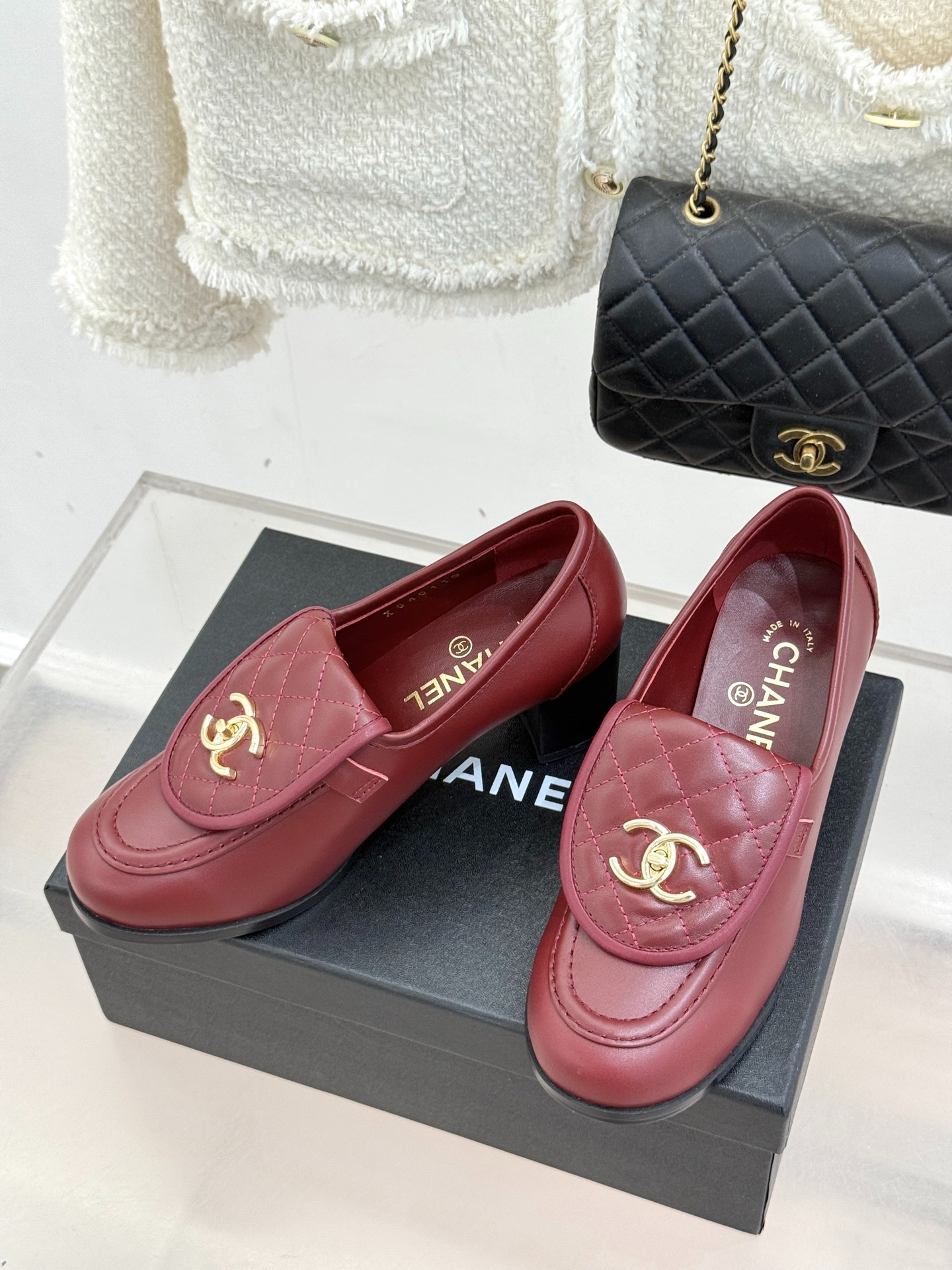 샤* 클래식 더블C 힐 로퍼