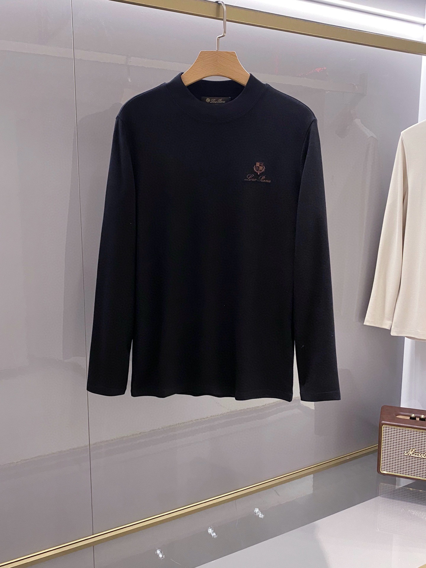 로*피아나 라운드넥 긴팔 이너웨어