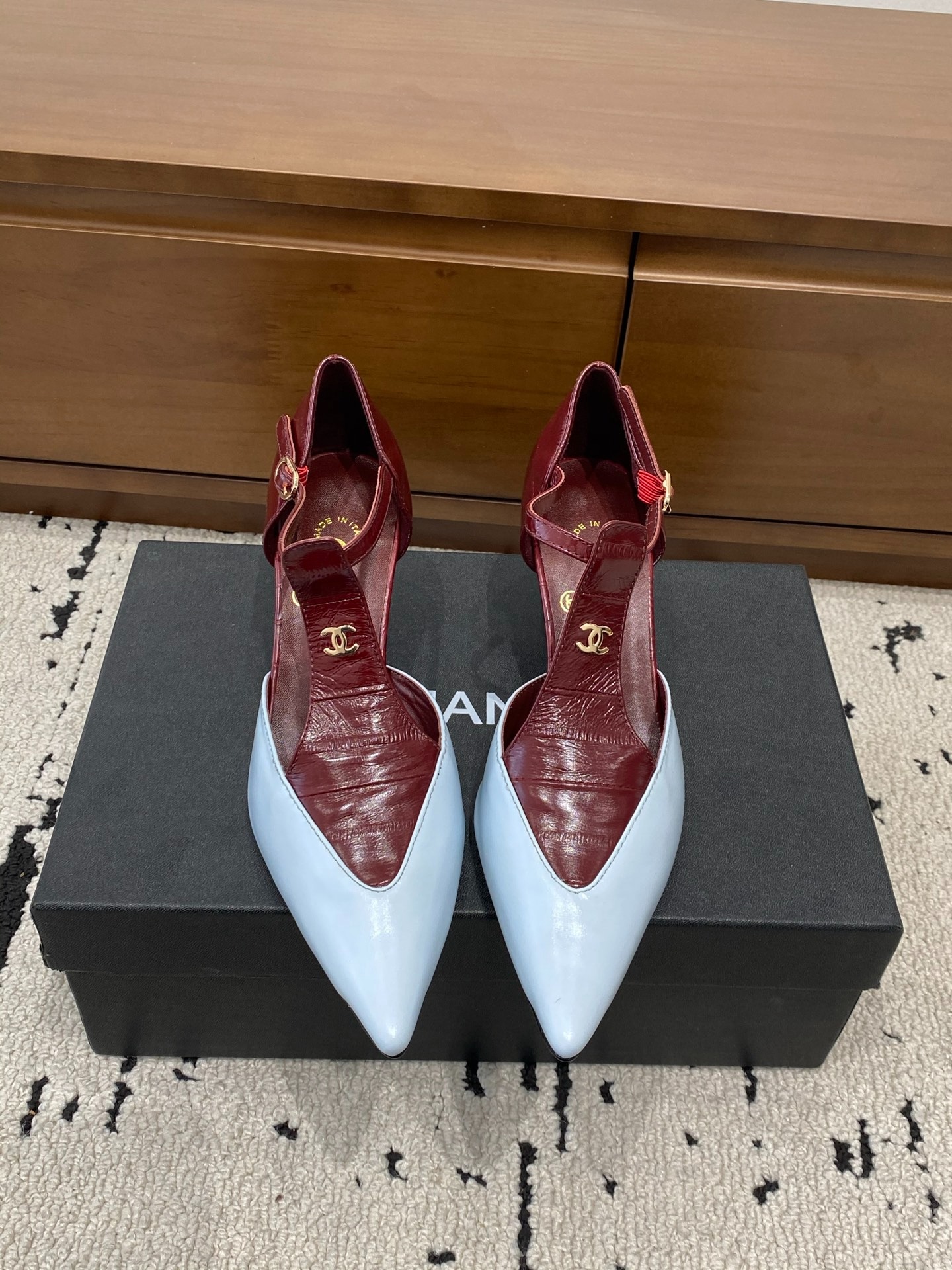 샤* 26 스틸레토 펌프스