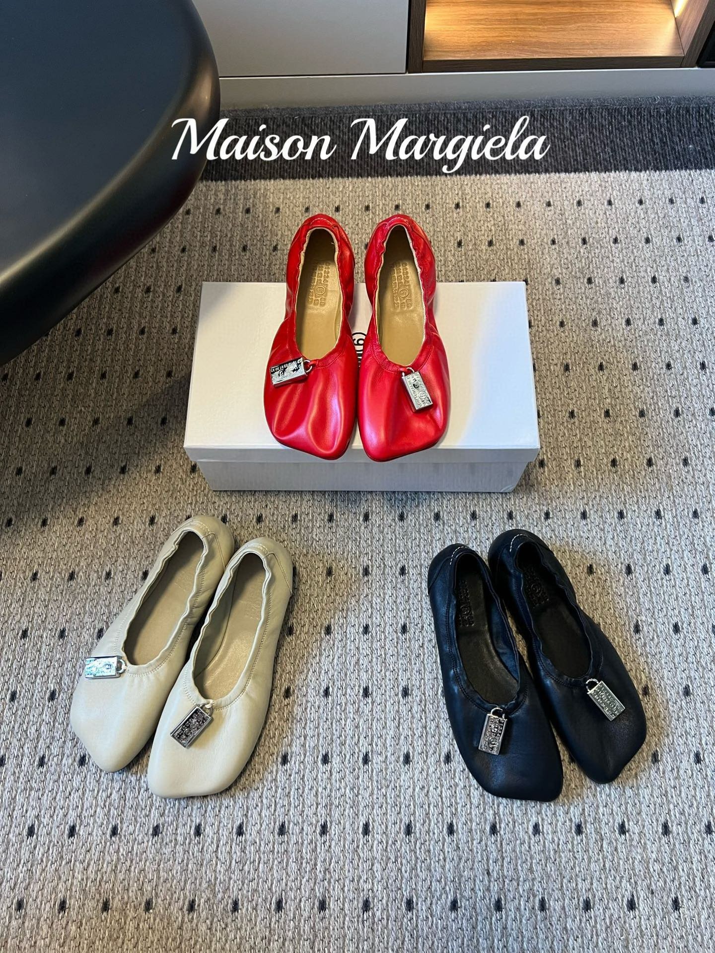 메*마르지엘라 26ss 메탈 발레 플랫