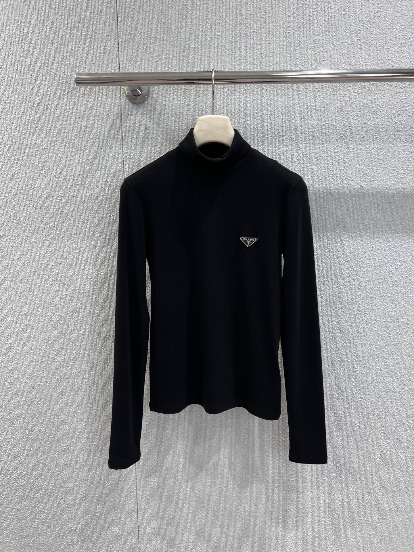 프*다 신상 터틀넥 긴팔