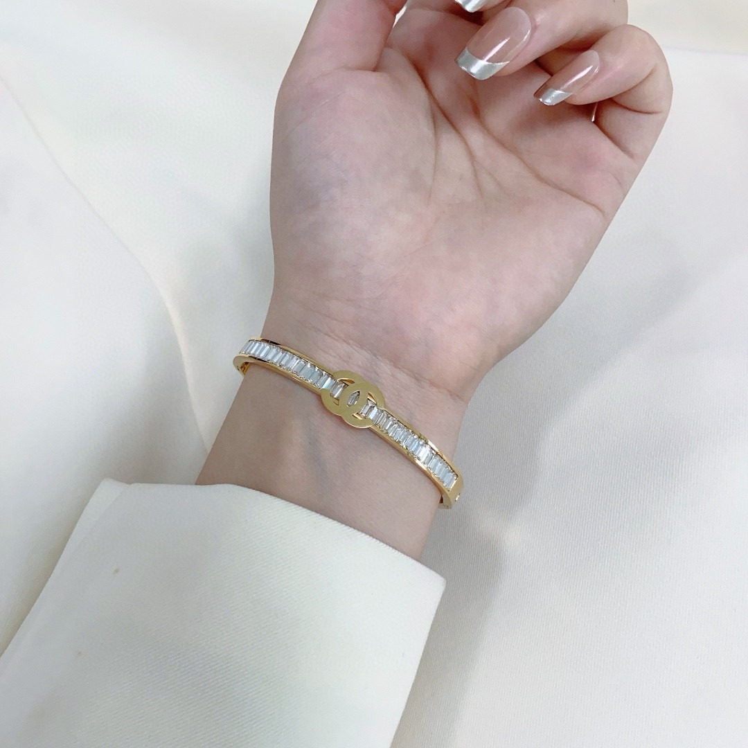 샤* 더블 C 큐빅 팔찌