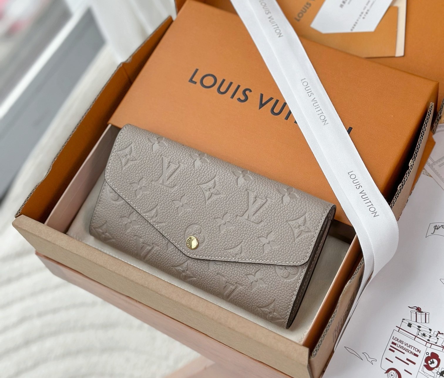 루*비통 사라 윌릿 장지갑