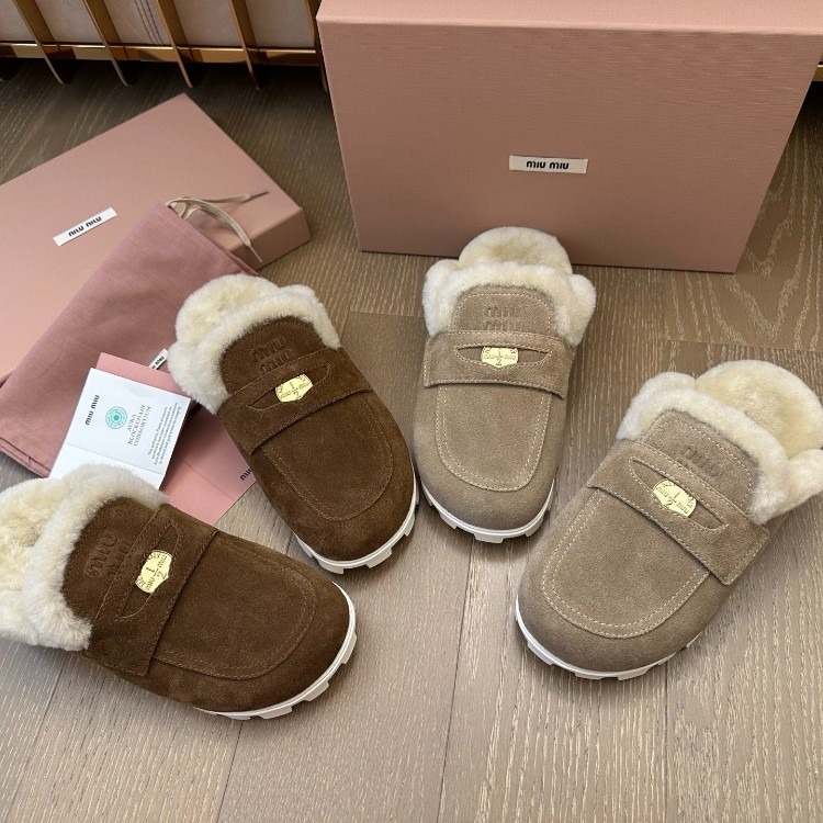 미우미우 스웨이드 시어링 뮬