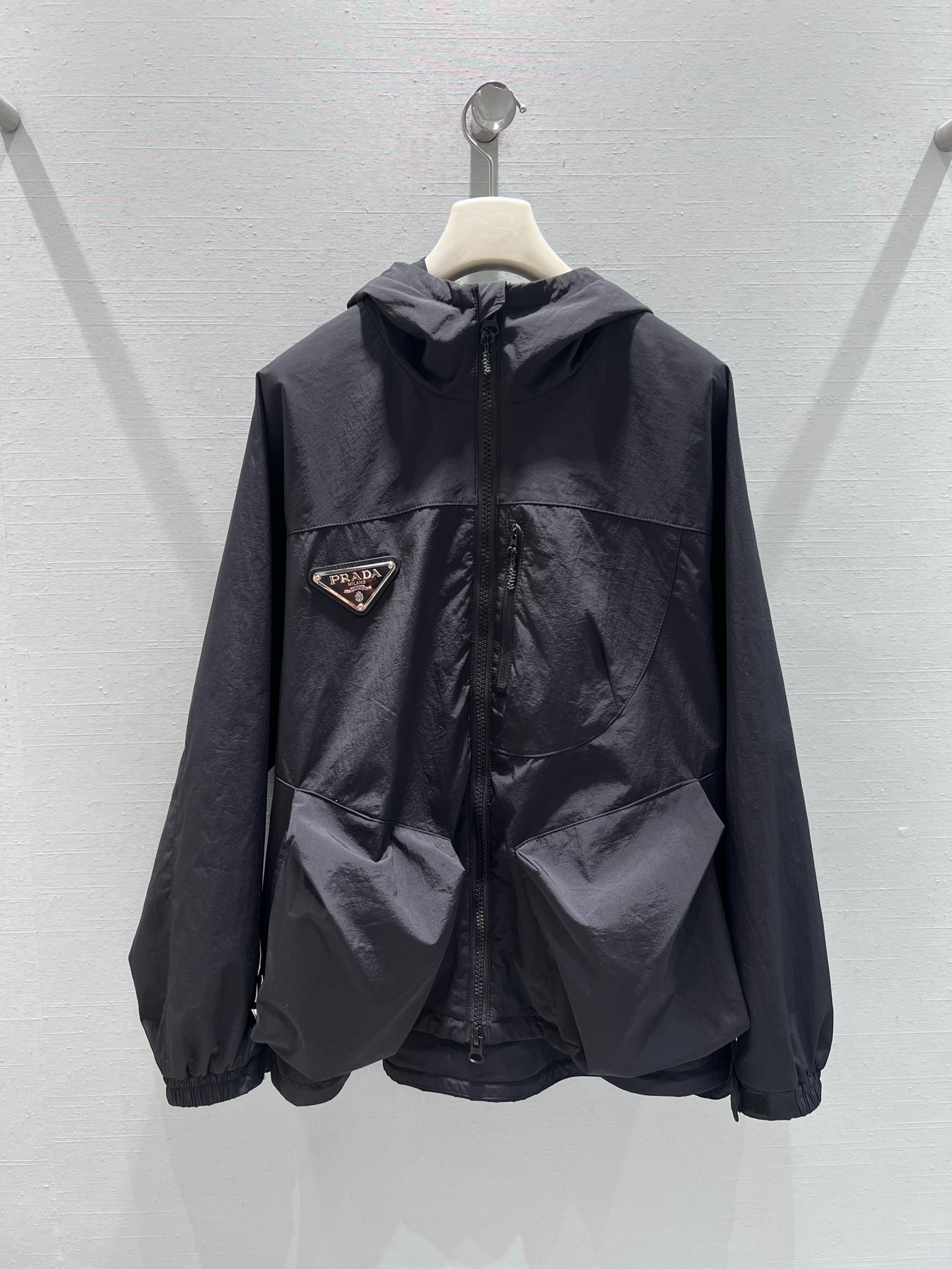 프*다 신상 삼각 로고 후드 바람막이 점퍼