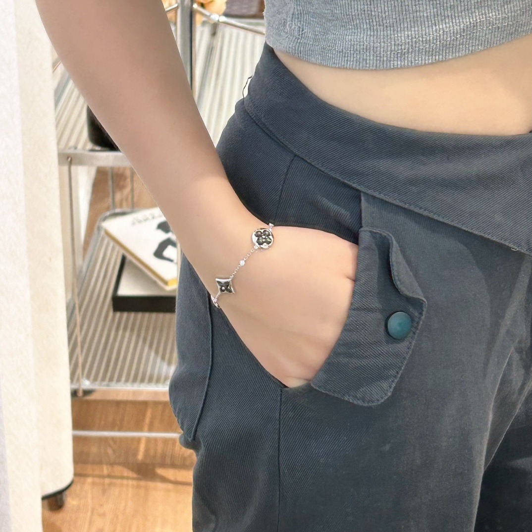 루*비통 COLOR BLOSSOM 브레이슬릿