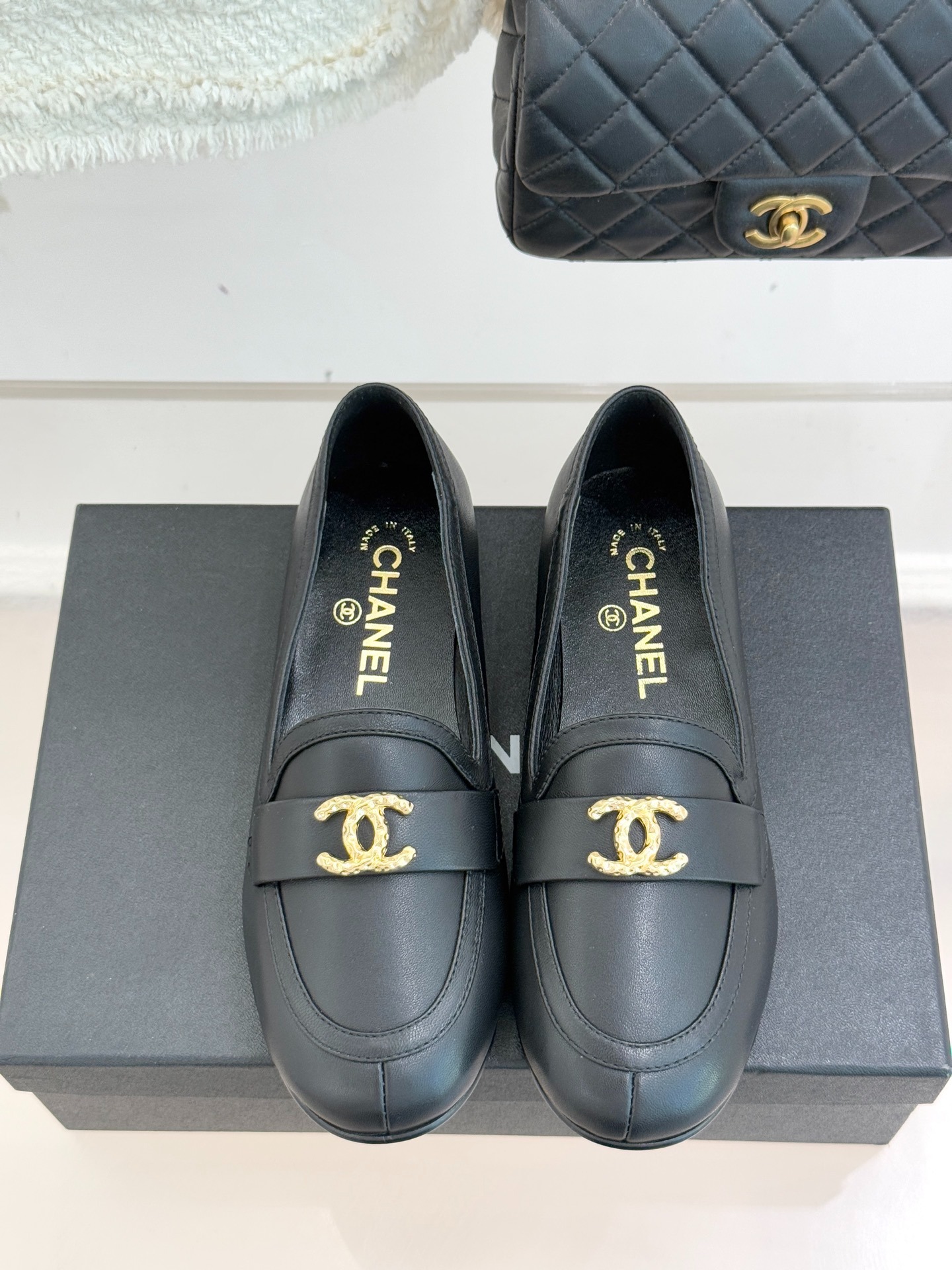 샤* 25A 신상 돔 더블 C 로퍼