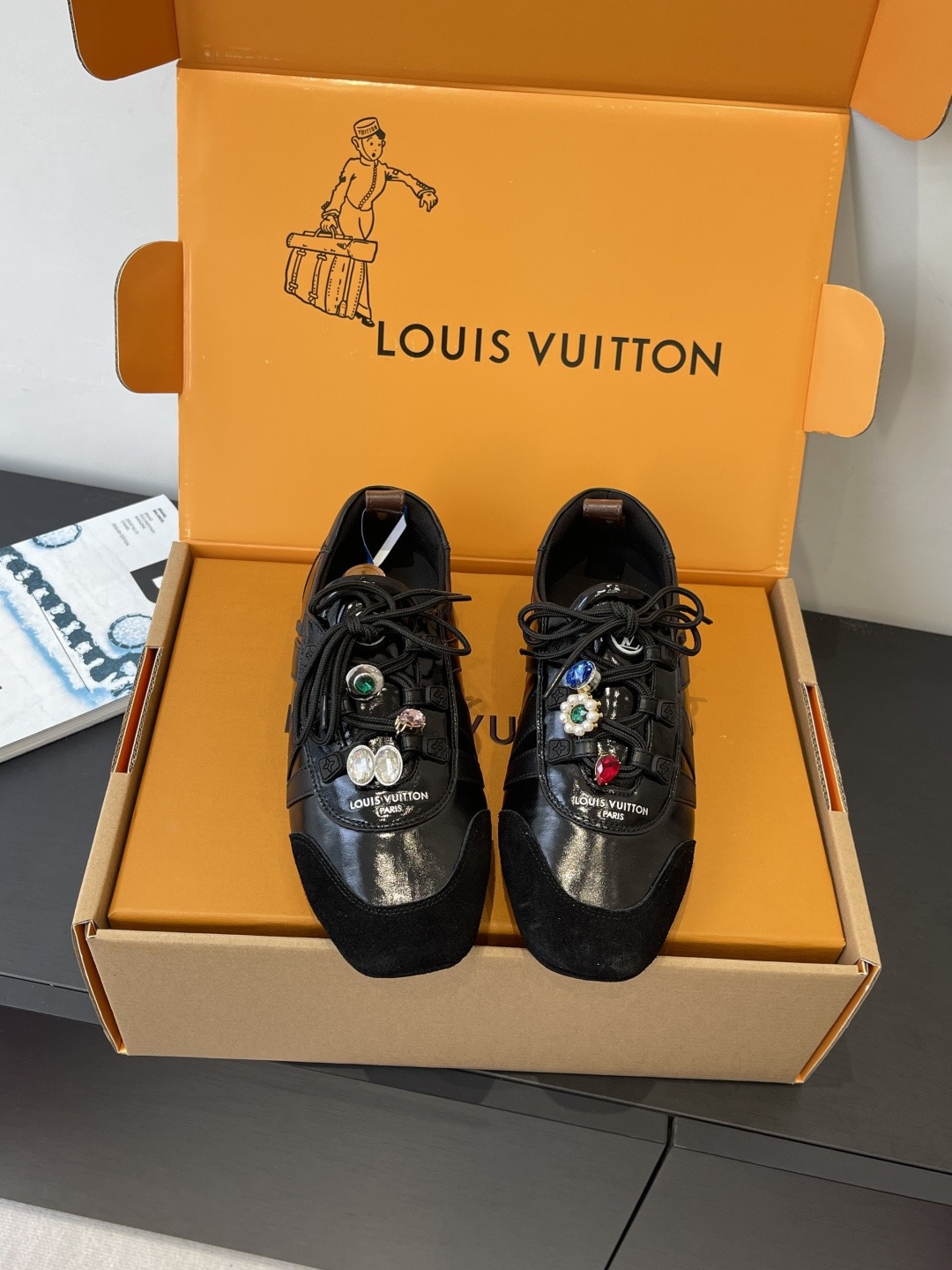 루*비통 커플 스니커즈