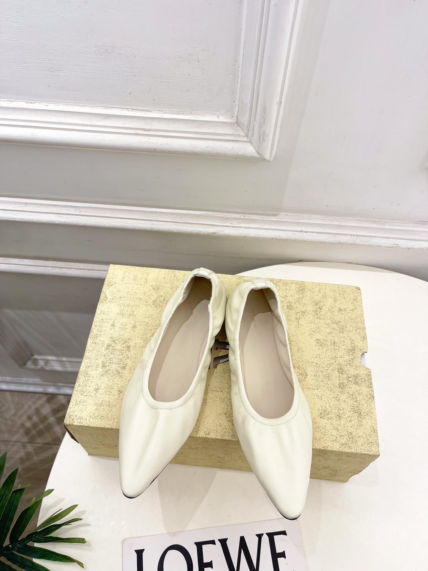 더*우 26 봄여름 신상 스틸레토 플랫