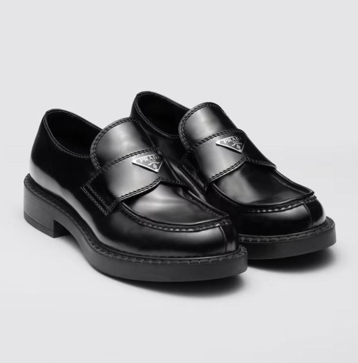 프라다 초콜릿 브러시드 가죽 로퍼 