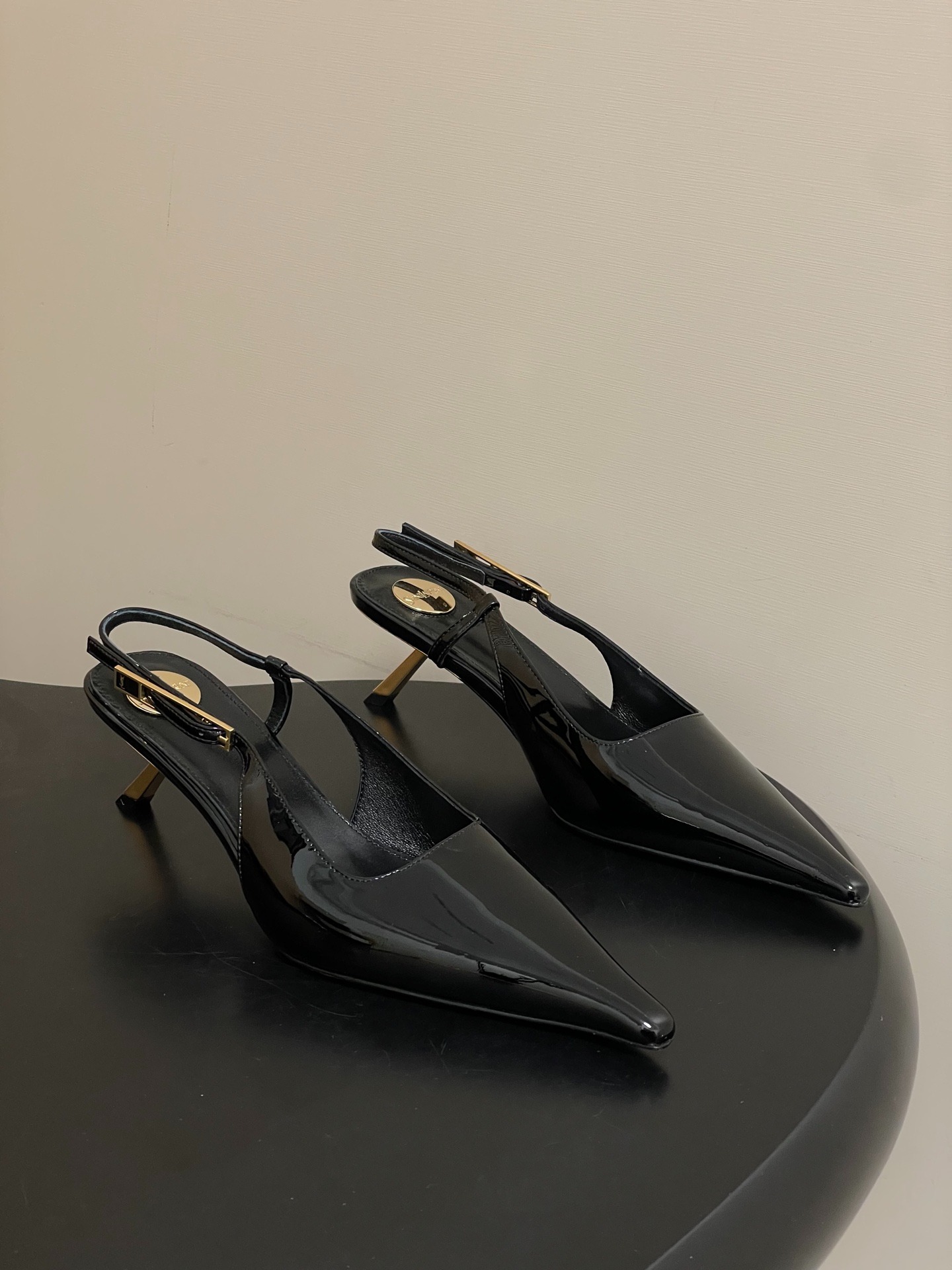 입*로랑 26 봄여름 신상 스틸레토 샌들