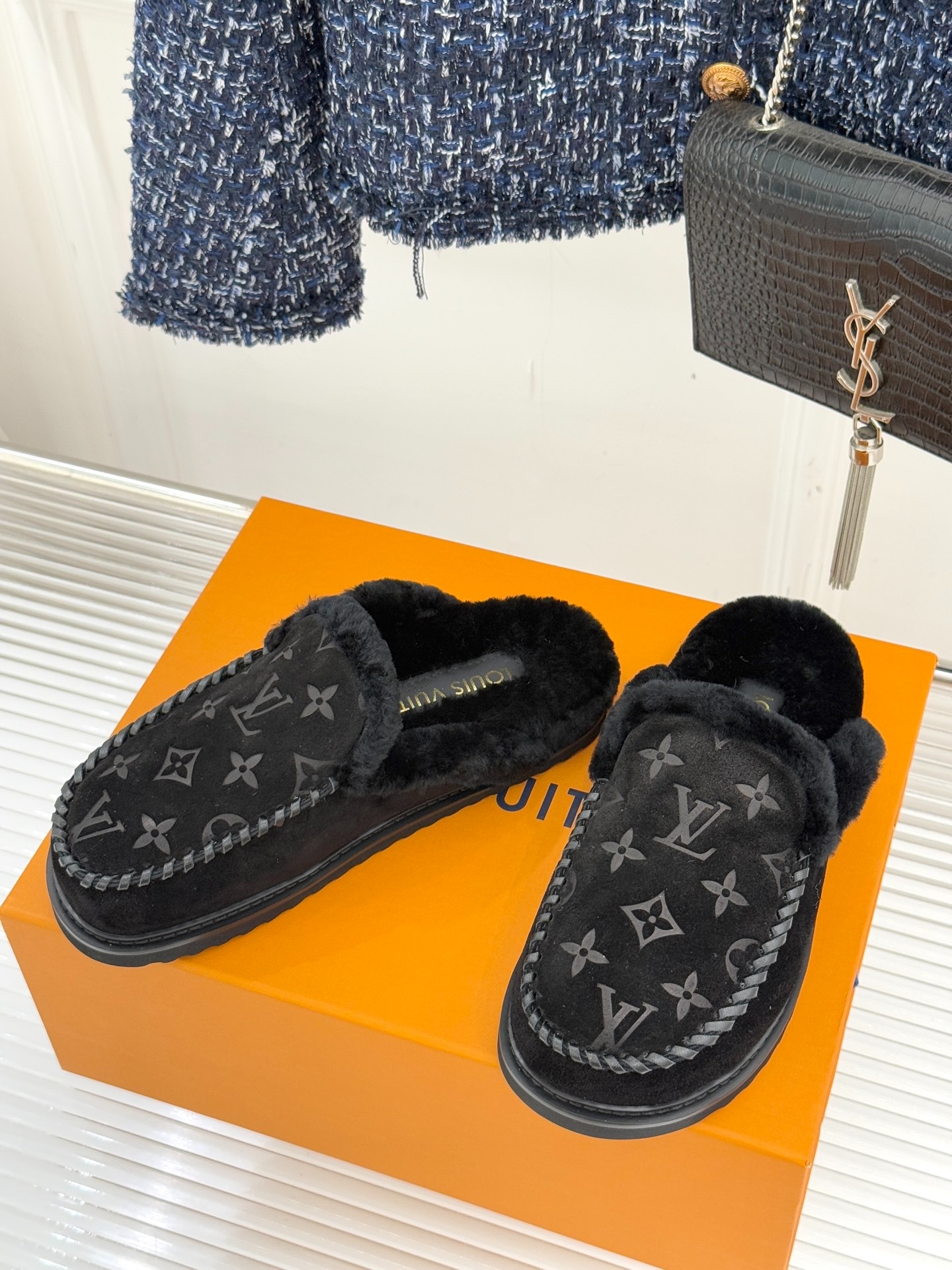 루*비통 25WF 신상 털 슬리퍼