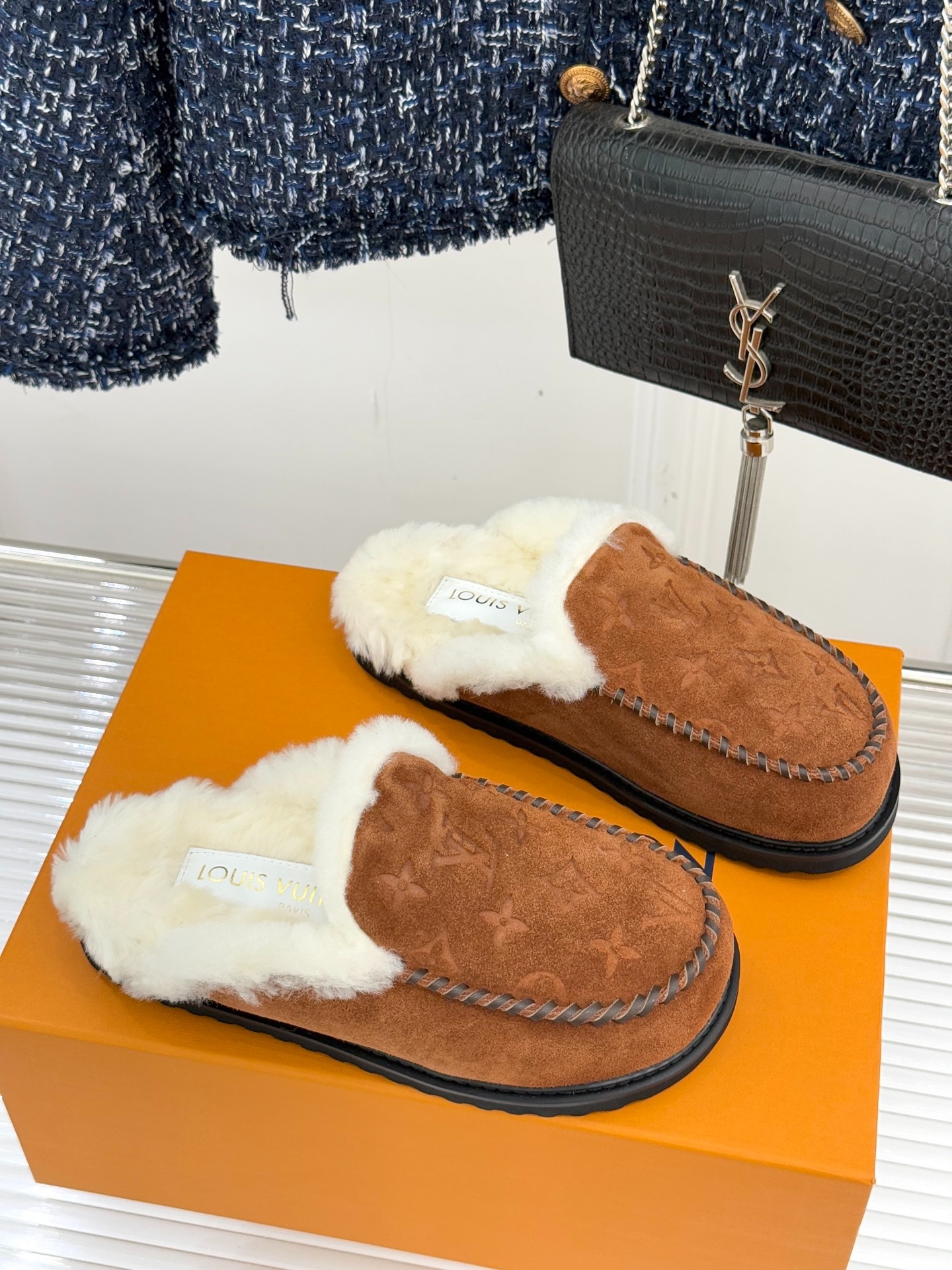 루*비통 25WF 신상 털 슬리퍼