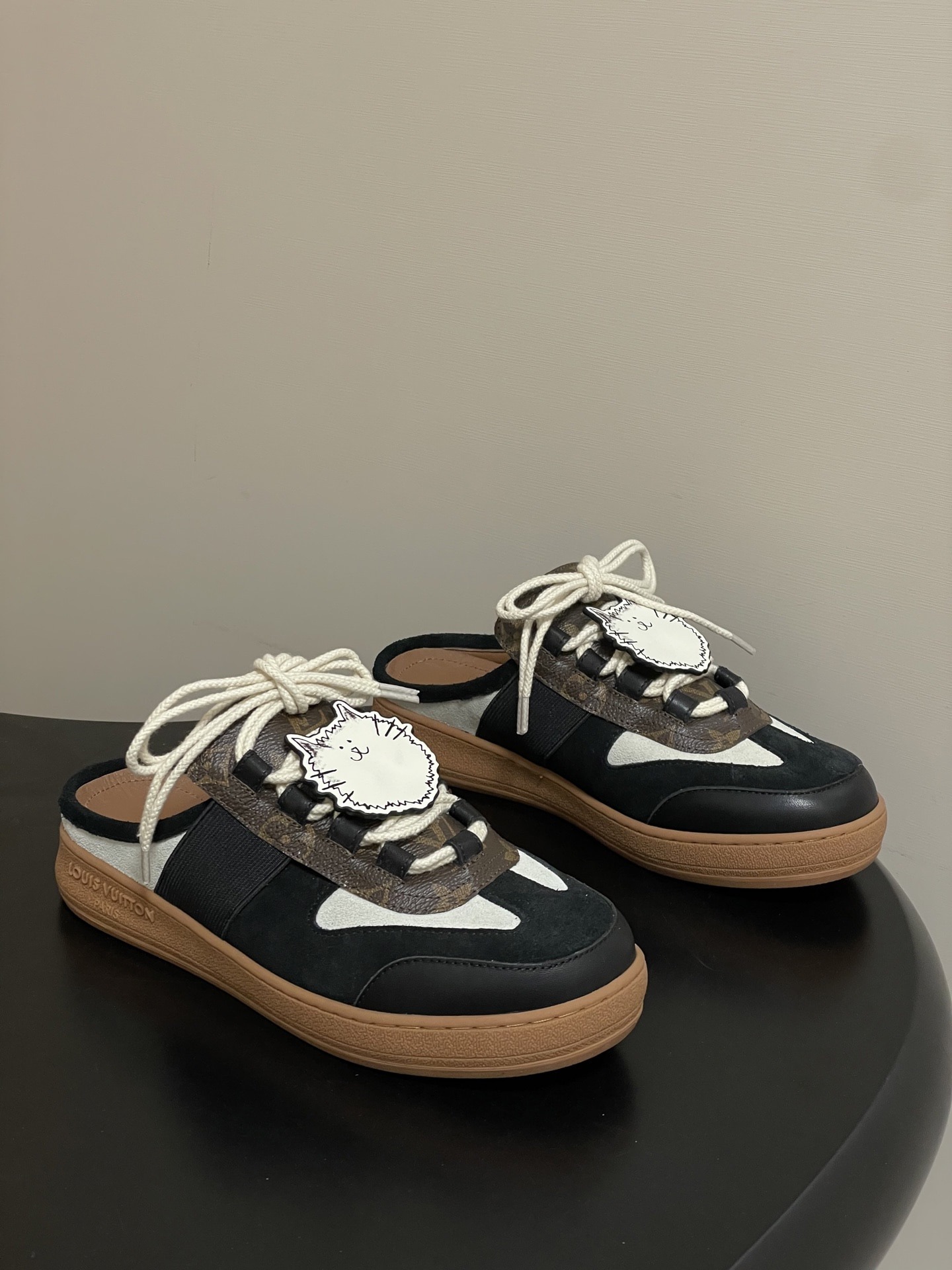 루*비통 봄신상 슬립온 세미슬리퍼