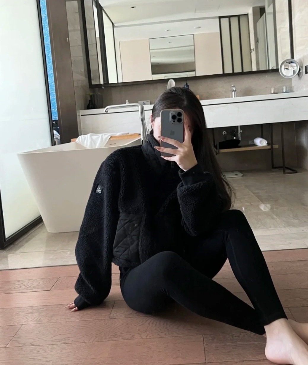 알* 신상 스웨이드 하이넥 코트