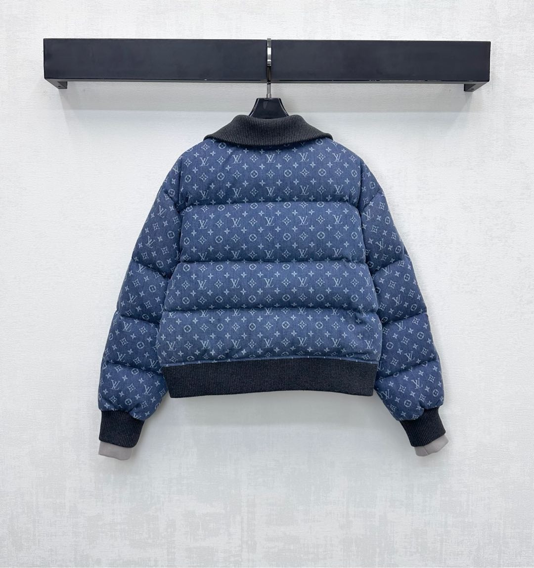 루*비통 25 신상탑 청패딩