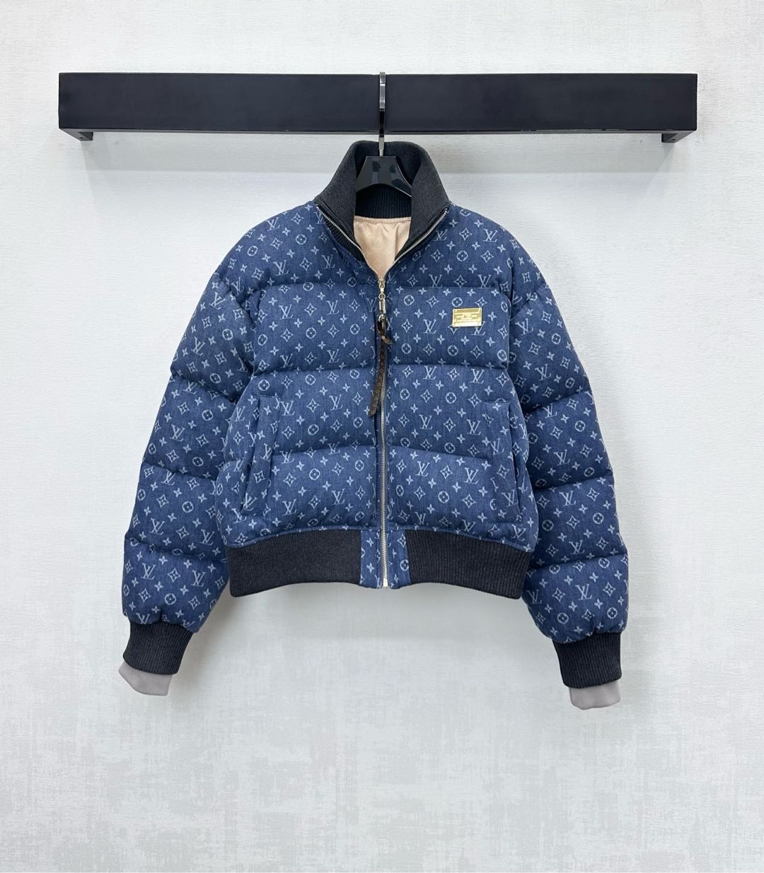 루*비통 25 신상탑 청패딩