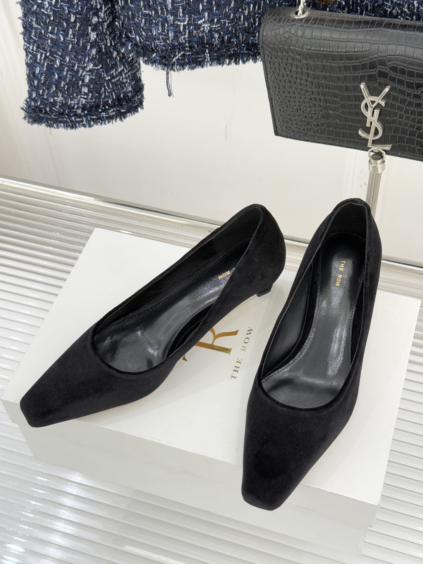 더*우 25WF 신상 빈티지 스퀘어힐