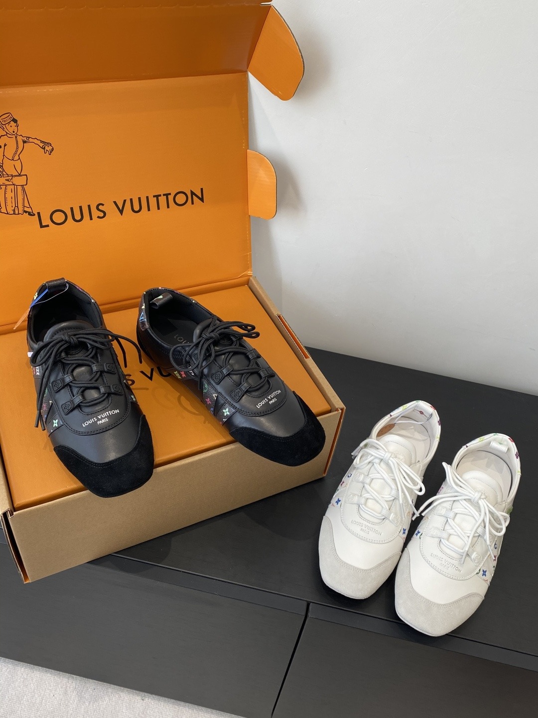 루*비통 커플 스니커즈