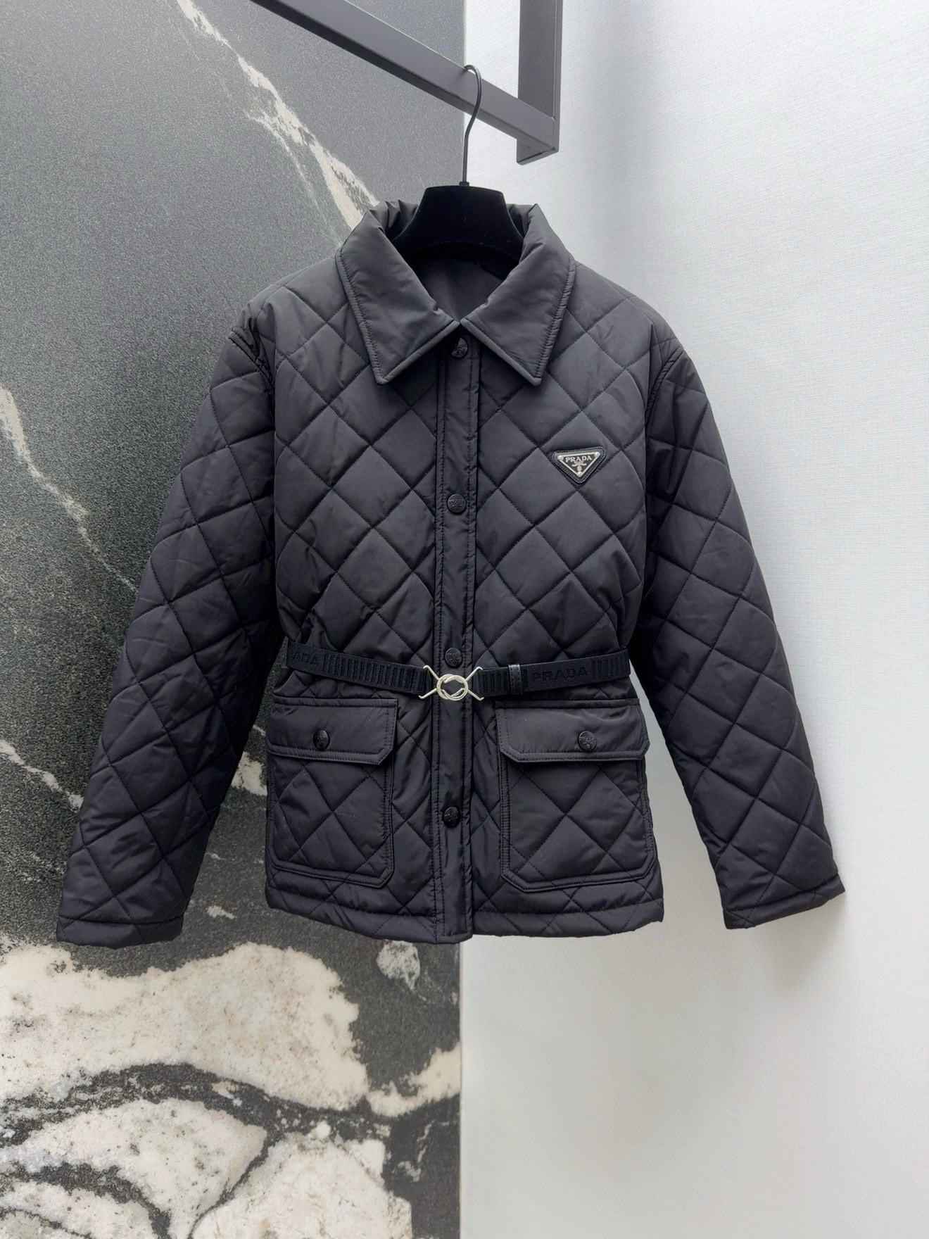 프*다 25 신상 다이아몬드 퀼팅 점퍼