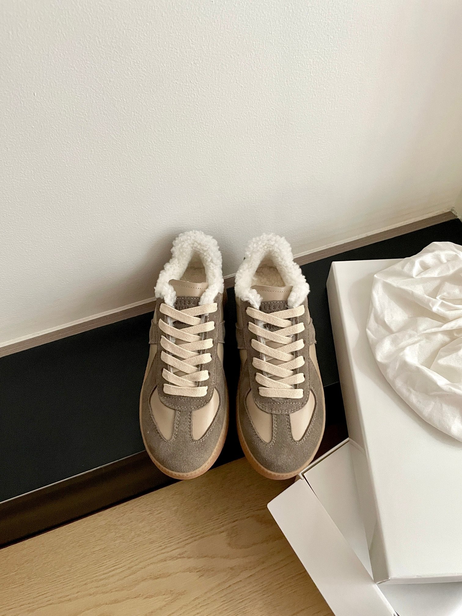 메*마르지엘라 신상 트레이닝화