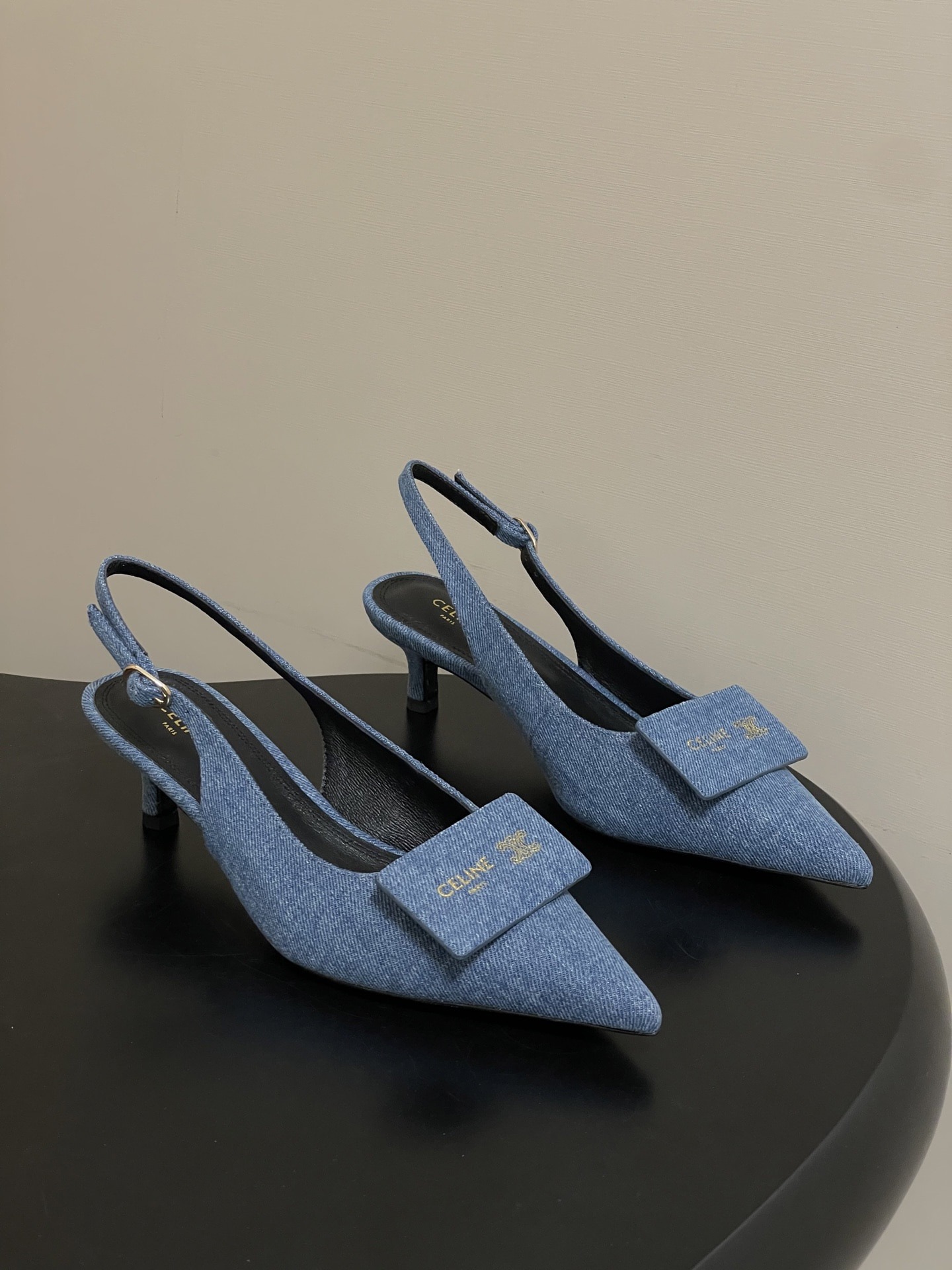 셀*느 신상 스퀘어 버클 샌들