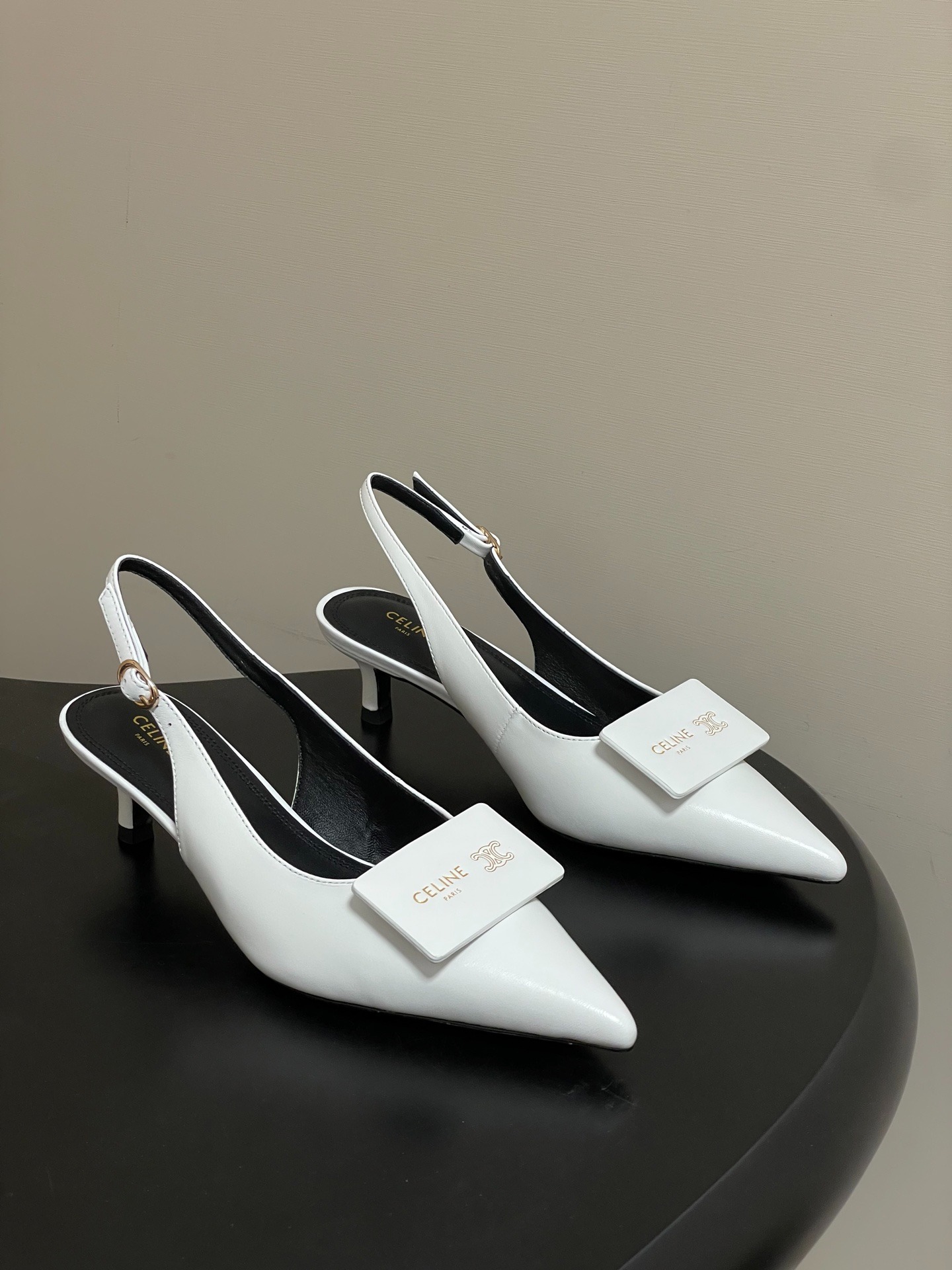 셀*느 신상 스퀘어 버클 샌들